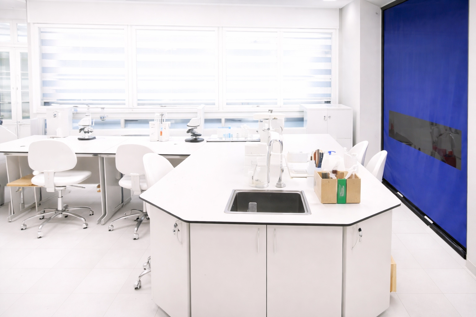 Porque os laboratórios devem investir em Portas rápidas